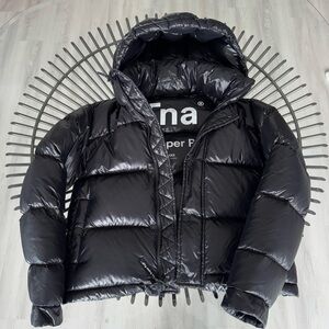 Aritzia Super Puff Shorty 2XS Hi-Gloss Black